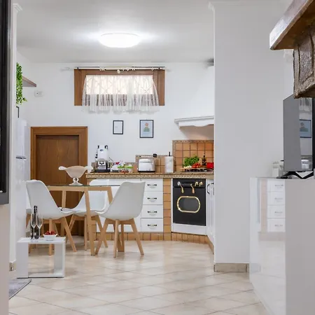 20 Min Aeroporto Fco - Casa Tranquilla Con Parcheggio Esterno Gratuito *