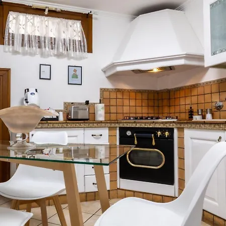 Apartment 20 Min Aeroporto Fco - Casa Tranquilla Con Parcheggio Esterno Gratuito Acilia